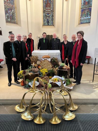 tl_files/jagdhorn/content/2025/2025.10.03_Erntedankmesse Aulendorf es-Hoerner.jpg